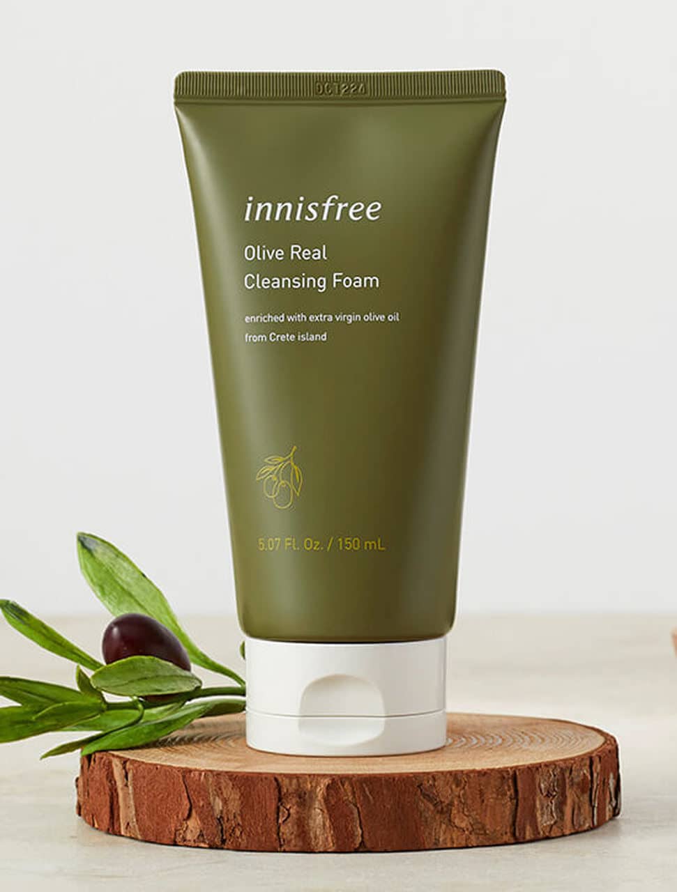 Olive Real Cleansing Foam 2019 550x725 Innisfree 44111.1571681919
